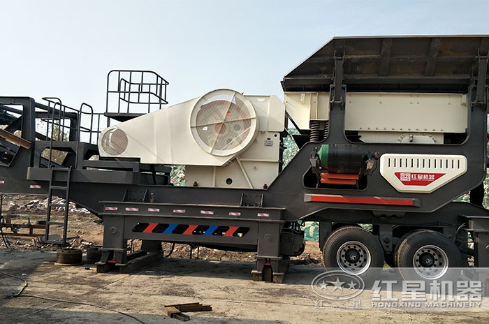 顎破移動破碎機(jī)廊坊客戶搭建現(xiàn)場